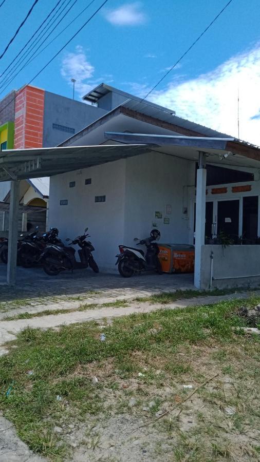 Appartamento Belitung Backpacker Tanjung Pandan Esterno foto