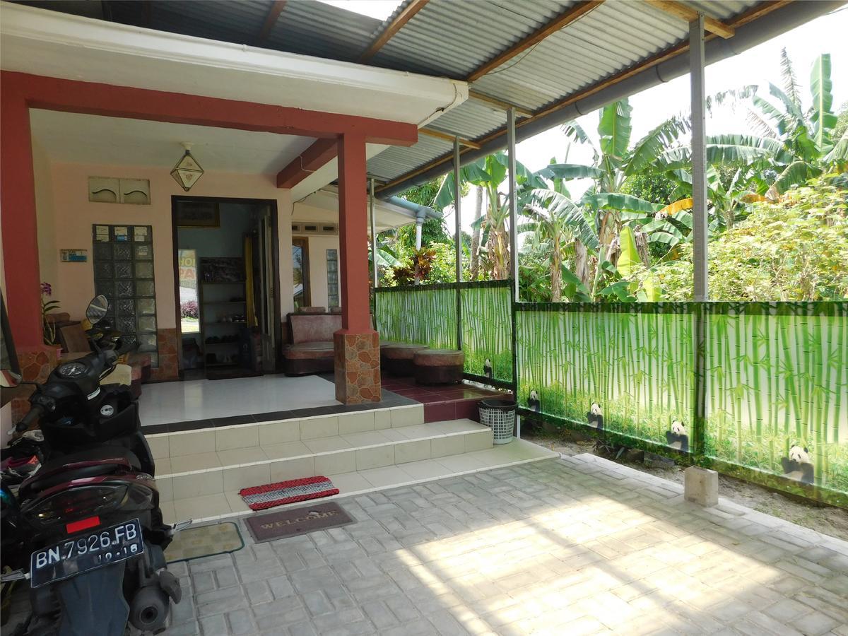 Appartamento Belitung Backpacker Tanjung Pandan Esterno foto